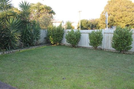 Photo of property in 1/1 Wattle Road, Sunnyvale, Auckland, 0612