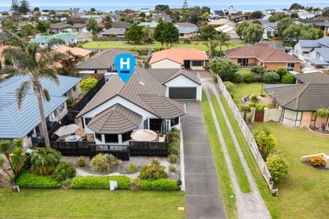 Photo of property in 54 Corinth Grove, Papamoa Beach, Papamoa, 3118