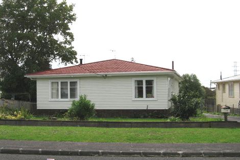 Photo of property in 2 Marlene Avenue, Te Atatu South, Auckland, 0610