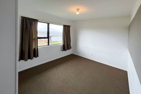 Photo of property in 8 Southview Place, Wattle Downs, Auckland, 2102