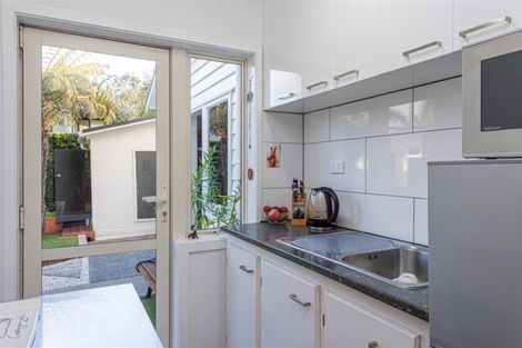 Photo of property in 2/29 Orchard Road, Browns Bay, Auckland, 0630