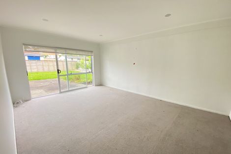 Photo of property in 1/36 Sandiacre Way, Browns Bay, Auckland, 0630