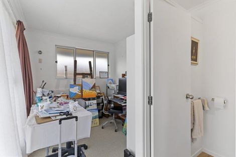 Photo of property in 34 Centreway Road, Orewa, 0931