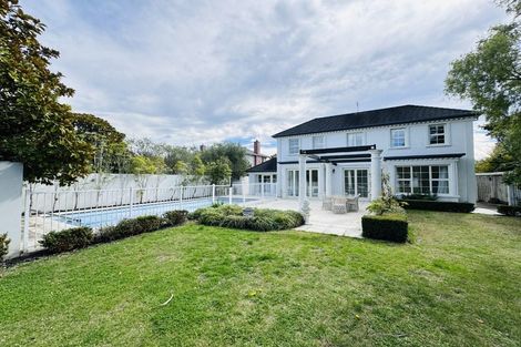 Photo of property in 12 Snowdon Road, Fendalton, Christchurch, 8052