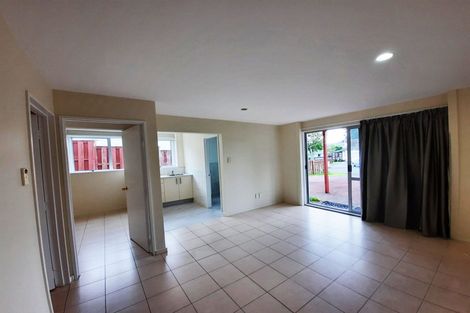 Photo of property in 23 Cairngorm Place, Highland Park, Auckland, 2010