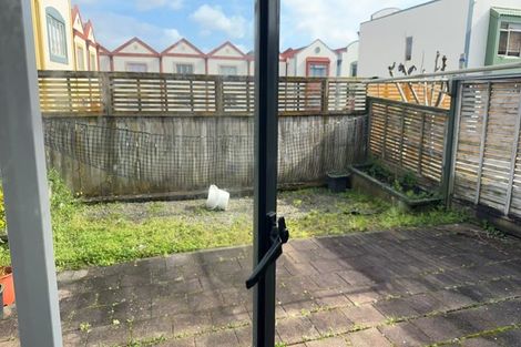 Photo of property in Tuscany Towers, 54/1 Ambrico Place, New Lynn, Auckland, 0600