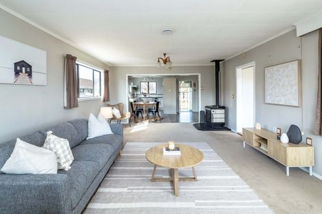 Photo of property in 14 Armstrong Avenue, Carterton, 5713