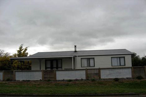 Photo of property in 24 Philip Street, Carterton, 5713