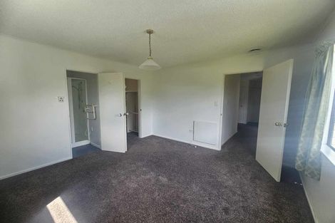 Photo of property in 3 Bayswater Place, Newlands, Wellington, 6037