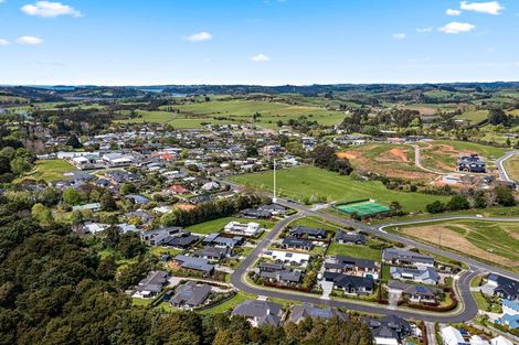 Photo of property in 2 Awanui Crescent, Matakana, 0985