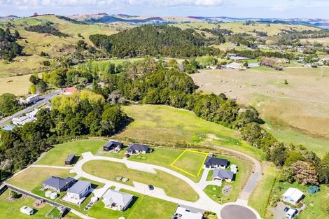 Photo of property in 25 Manaaki Circle, Paparoa, 0571
