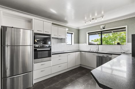 Photo of property in 10 Bungalore Place, Half Moon Bay, Auckland, 2012