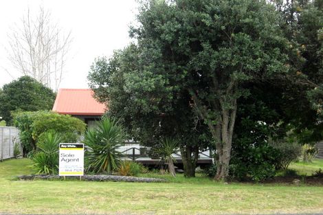Photo of property in 151 Ocean Beach Road, Tairua, 3508