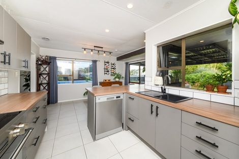 Photo of property in 14 Huntly Street, Foxton, 4814