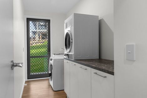 Photo of property in 15 Blue Moon Rise, Langs Beach, 0582