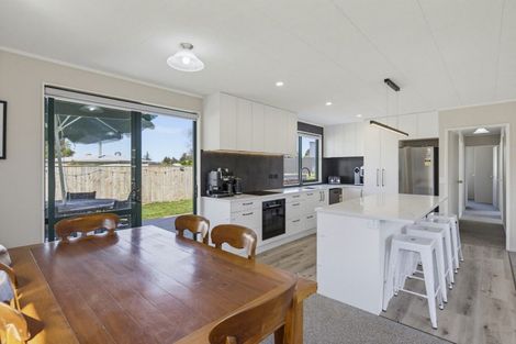 Photo of property in 16b Karaka Street, Otaki Beach, Otaki, 5512