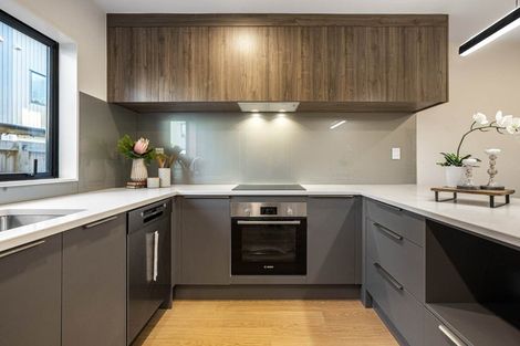 Photo of property in 57d Edmonton Road, Henderson, Auckland, 0612