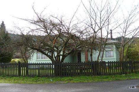 Photo of property in 23 Davis Street, Reefton, 7830