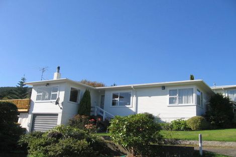 Photo of property in 53 Raroa Terrace, Tawa, Wellington, 5028