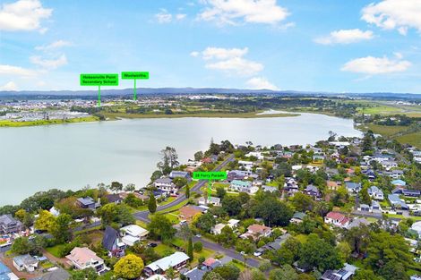 Photo of property in 28 Ferry Parade, Herald Island, Auckland, 0618