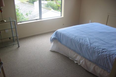 Photo of property in 4 Lyons Crescent, Strathmore Park, Wellington, 6022