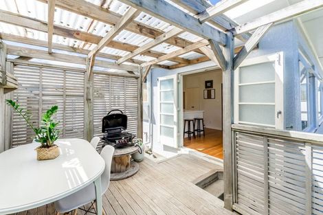 Photo of property in 131 Renown Road, Raumati South, Paraparaumu, 5032