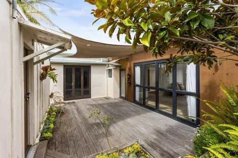 Photo of property in 35 Hospital Terrace, Hospital Hill, Napier, 4110