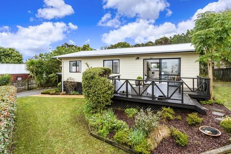 Photo of property in 2/23 Heathglen Place, Bayview, Auckland, 0629