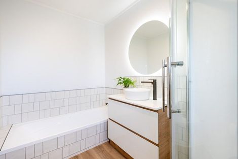 Photo of property in 12a Lucknow Road, Havelock North, 4130