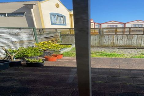 Photo of property in Tuscany Towers, 54/1 Ambrico Place, New Lynn, Auckland, 0600