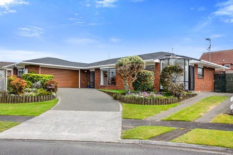 Photo of property in 9 Boulevard Drive, Merrilands, New Plymouth, 4312