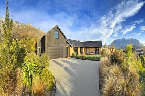 Photo of property in 6a Kinross Lane, Jacks Point, Queenstown, 9371