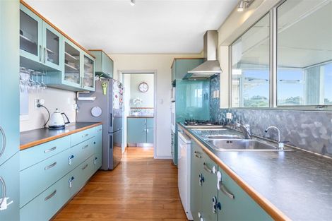 Photo of property in 35 Spence Road, Henderson, Auckland, 0612