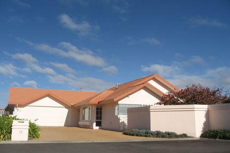 Photo of property in 15 Pukekura Place, Taradale, Napier, 4112