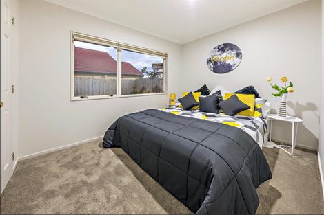 Photo of property in 31 Muirfield Street, Wattle Downs, Auckland, 2103