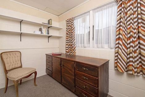 Photo of property in 76 Beechdale Crescent, Pakuranga Heights, Auckland, 2010