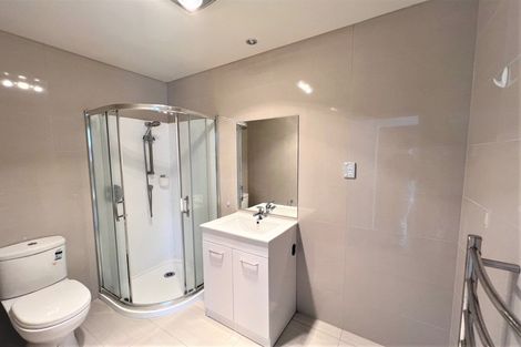 Photo of property in 33a Minaret Drive, Bucklands Beach, Auckland, 2014