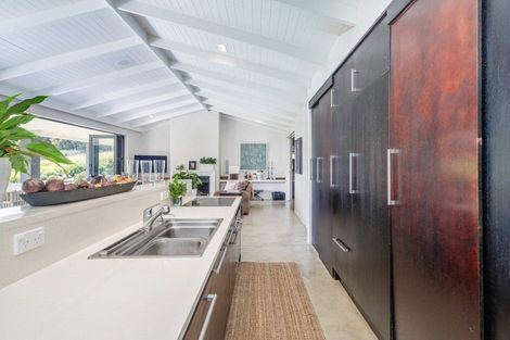 Photo of property in 49 Sarahs Hill, Hahei, Whitianga, 3591