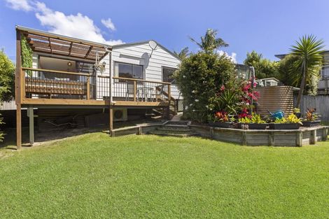 Photo of property in 36 Elliston Crescent, Stanmore Bay, Whangaparaoa, 0932
