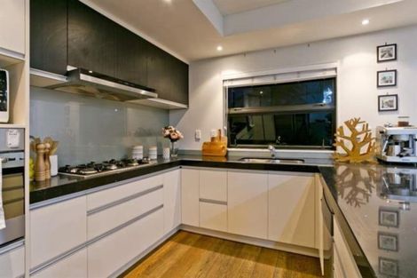 Photo of property in 158b East Coast Road, Forrest Hill, Auckland, 0620