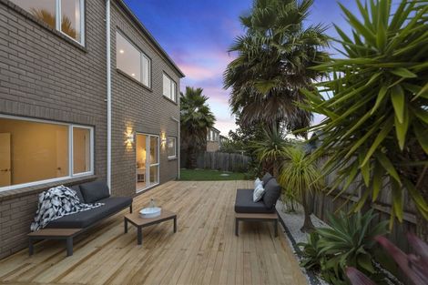 Photo of property in 20 Mulroy Place, Pinehill, Auckland, 0632