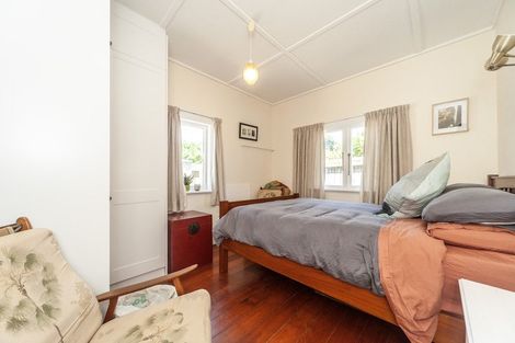 Photo of property in 83 Apu Crescent, Lyall Bay, Wellington, 6022