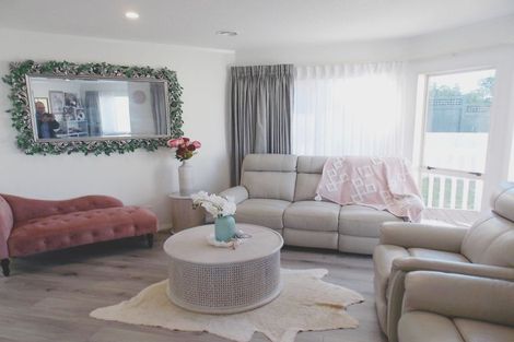 Photo of property in 107 Ashton Fitchett Drive, Brooklyn, Wellington, 6021