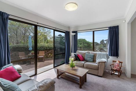 Photo of property in 30 Lastel Place, Shelly Park, Auckland, 2014