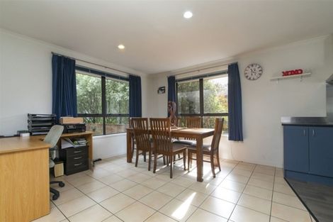 Photo of property in 37 Hewlett Road, Massey, Auckland, 0614