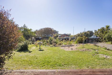 Photo of property in 8 Cousins Avenue East, Foxton Beach, Foxton, 4815