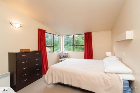 Photo of property in 124 Onslow Road, Khandallah, Wellington, 6035