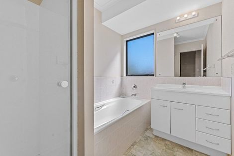 Photo of property in 19 Emmerdale Avenue, Papakura, 2110