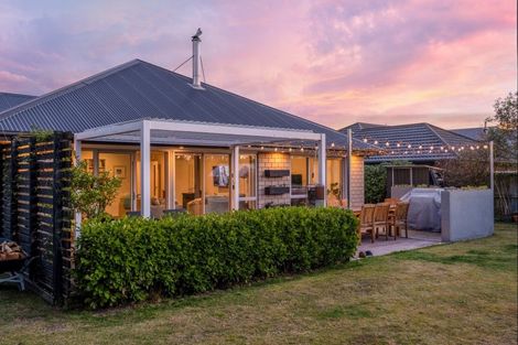 Photo of property in 16 Flaxgrove Place, Parklands, Christchurch, 8083