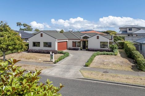 Photo of property in 14 San Priamo Place, Paraparaumu Beach, Paraparaumu, 5032